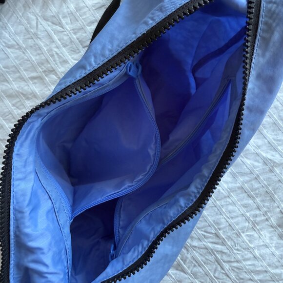 BAGGU Medium Nylon Crescent Bag in Cornflower Blue - RARE - Picture 5 of 11